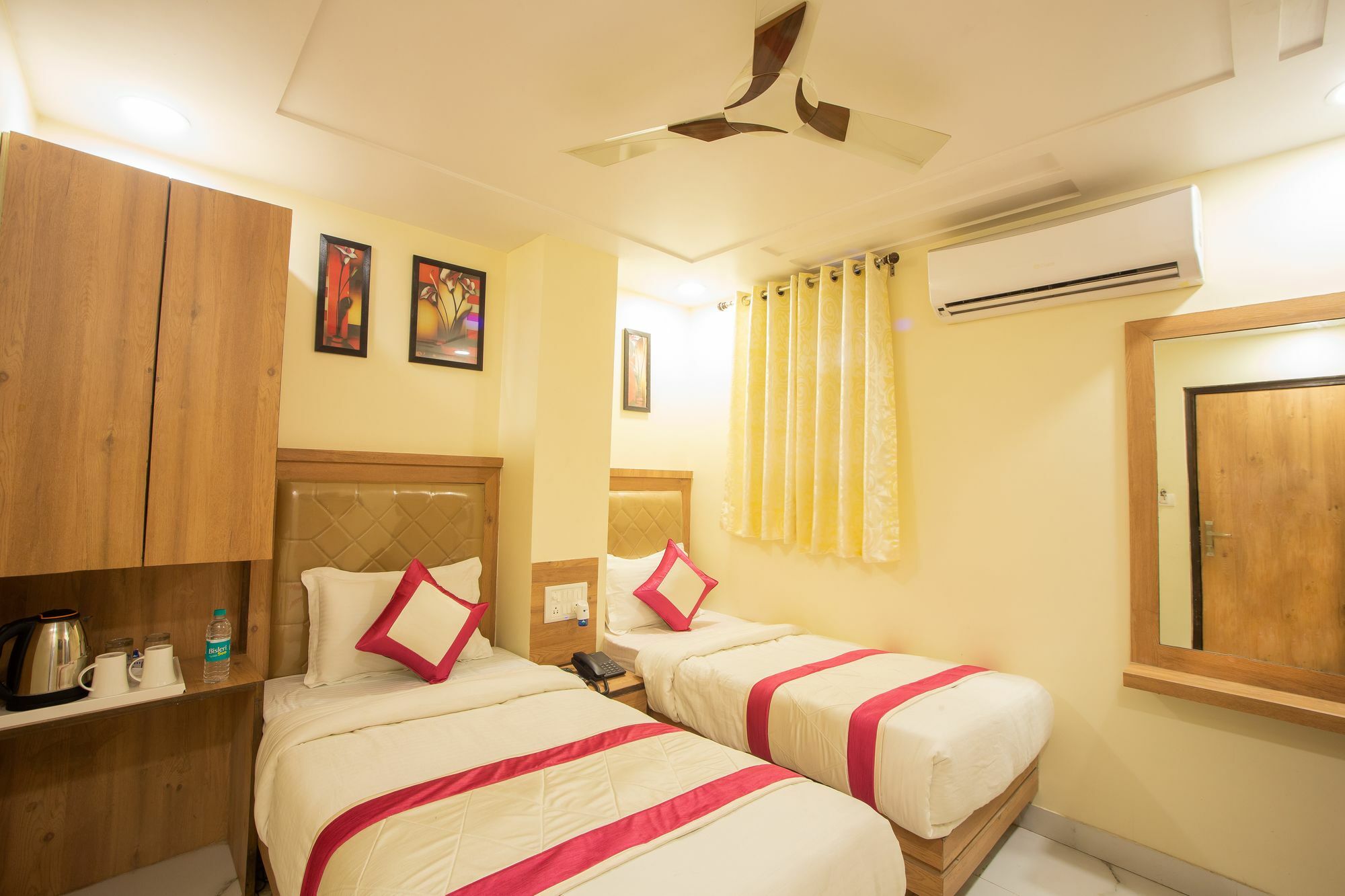 Hotel Sarthak Palace - By Pooja Hospitality New Delhi Extérieur photo