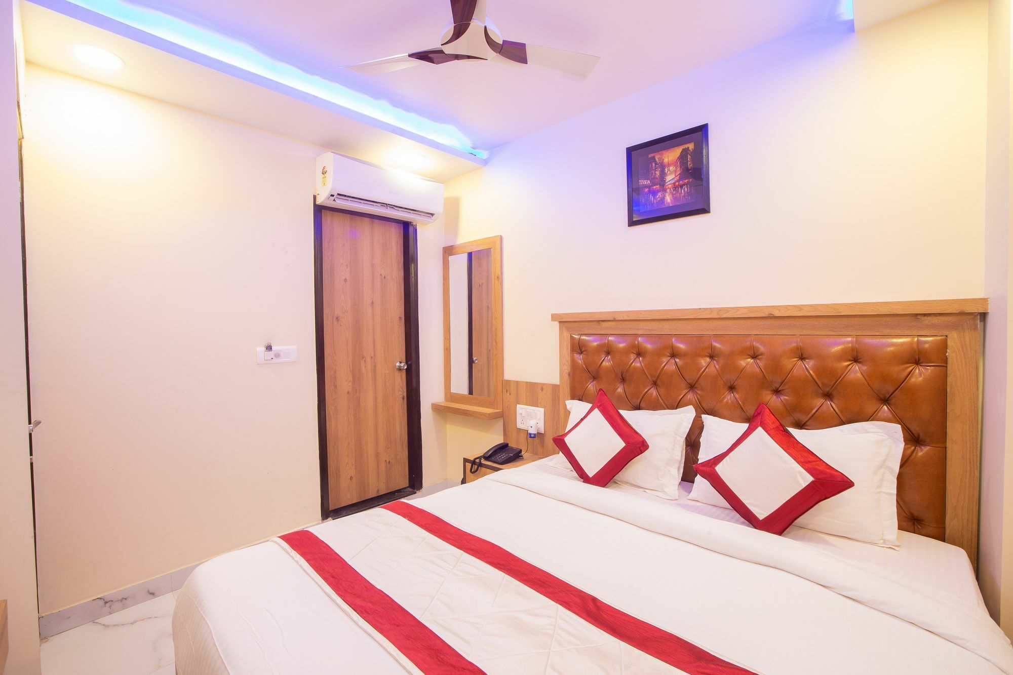 Hotel Sarthak Palace - By Pooja Hospitality New Delhi Extérieur photo